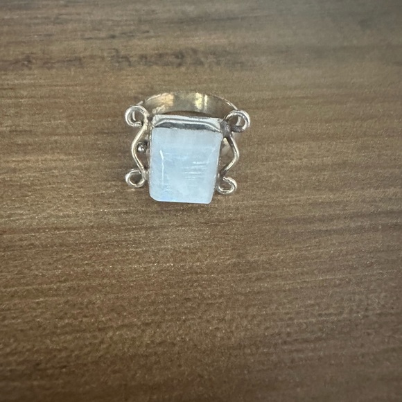 Elegant  925 Silver and White Stone Ring size 8.5 - Picture 1 of 5